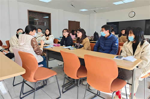19数学组交流.jpg